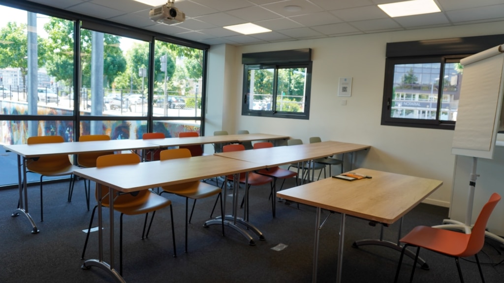 Meeting Room, Lyon Campus