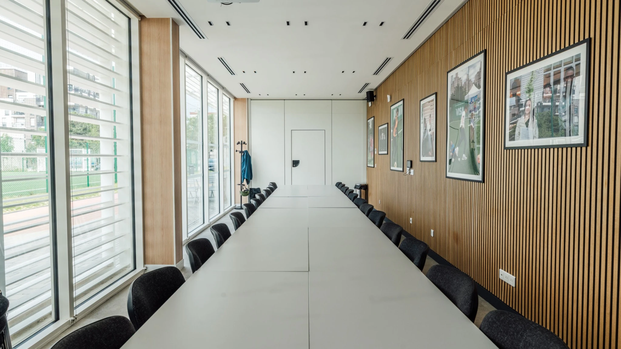 Pantin Meeting Room